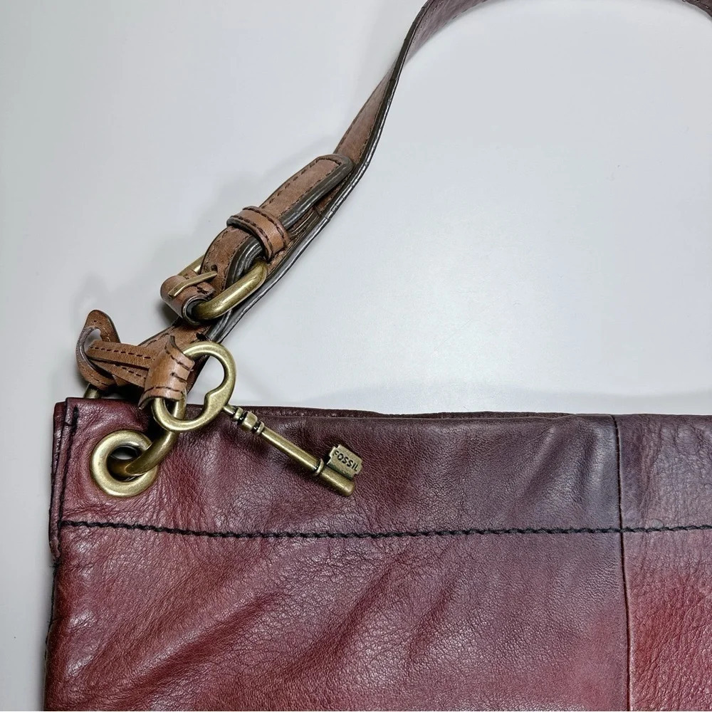 Fossil Women’s Long Live Vintage Leather Explorer Hobo Bag Dark Brown - Picture 5 of 15